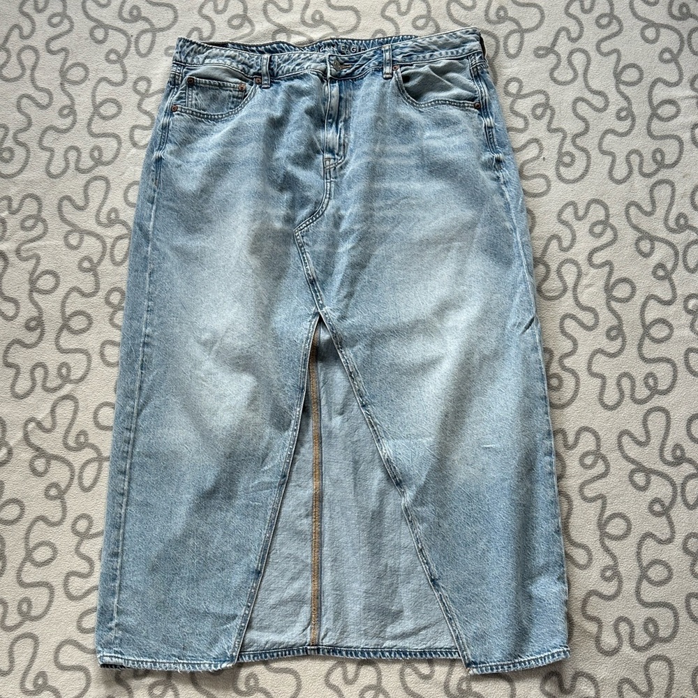 American Eagle Low-Rise Maxi Skirt
